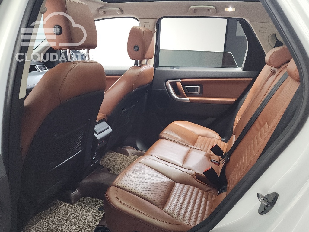 2016 Land Rover Discovery Sport 2.0 TD4 HSE Luxury - Image 11