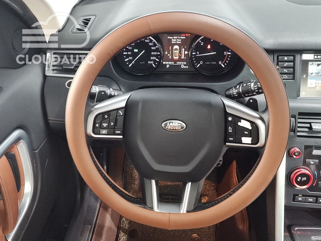 2016 Land Rover Discovery Sport 2.0 TD4 HSE Luxury - Image 13