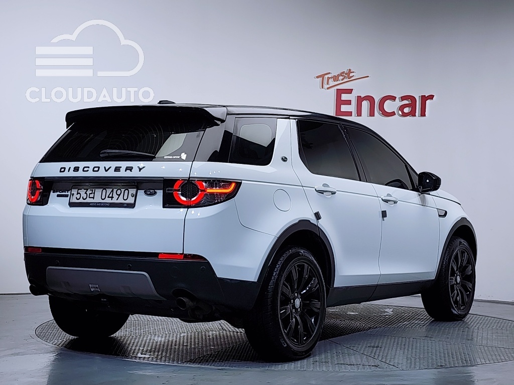 2016 Land Rover Discovery Sport 2.0 TD4 HSE Luxury - Image 2