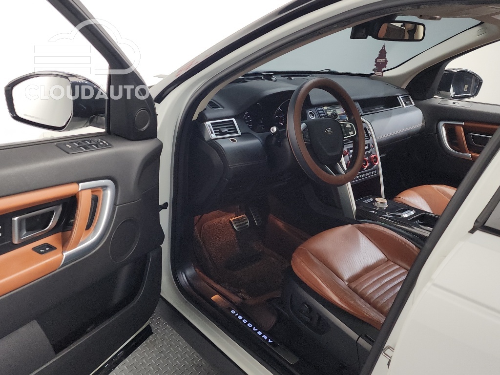 2016 Land Rover Discovery Sport 2.0 TD4 HSE Luxury - Image 10
