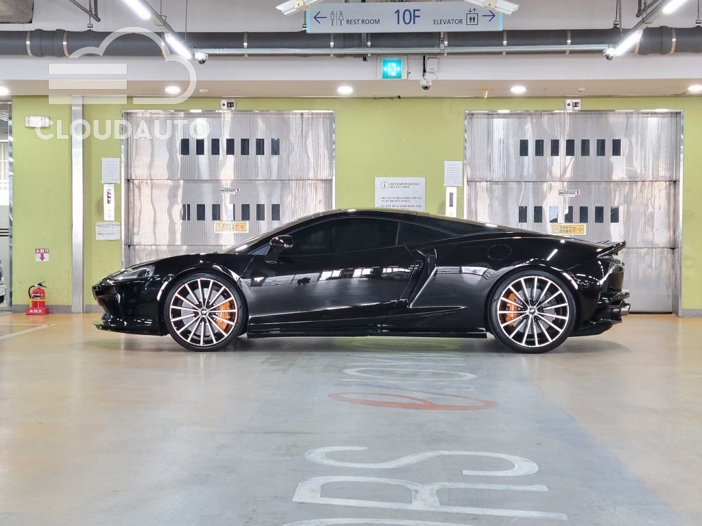 2022 McLaren GT 4.0 - Image 2