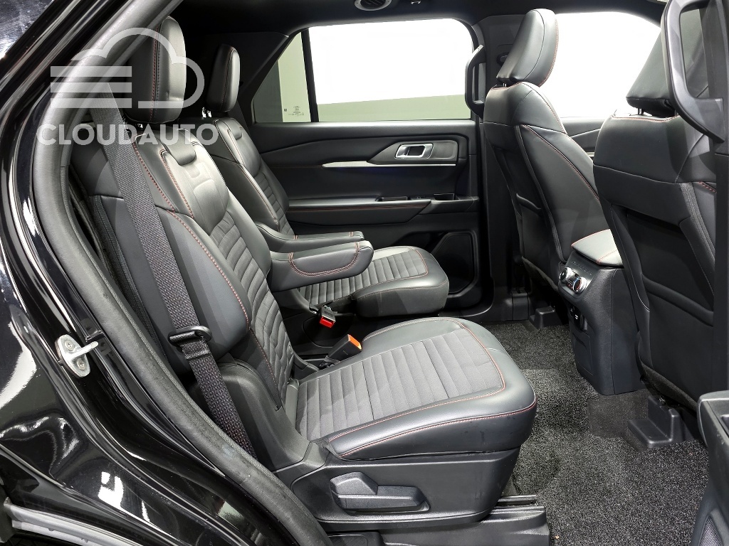 2025 Ford Explorer 2.3 ST-Line 4WD - Image 12