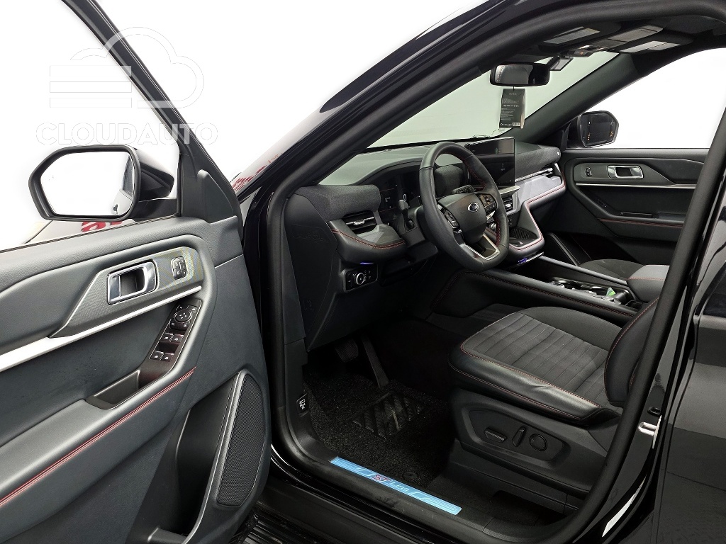 2025 Ford Explorer 2.3 ST-Line 4WD - Image 10