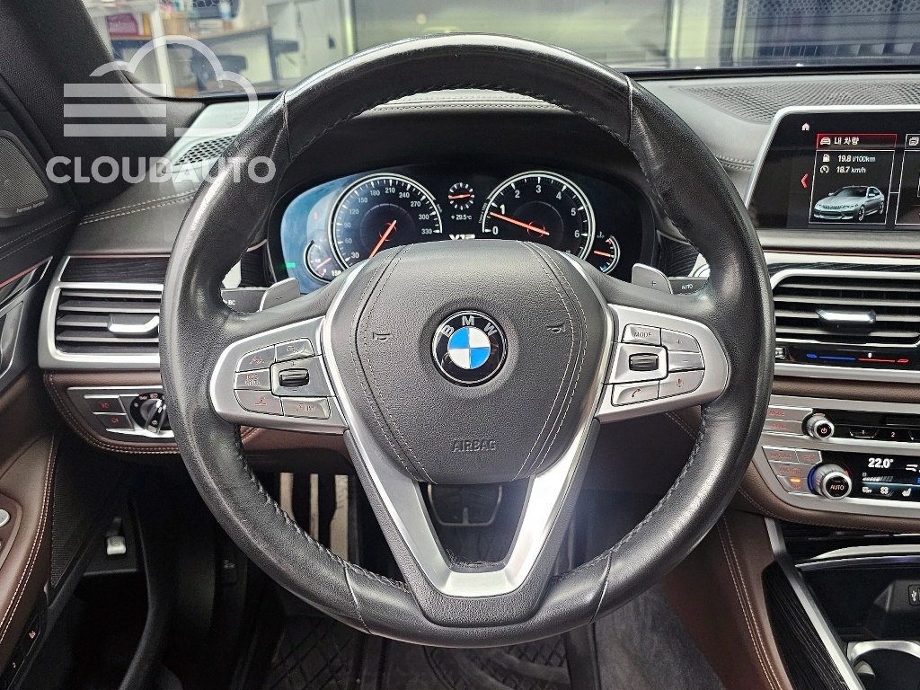 2019 BMW 7 Series 740Li xDrive M Sports - Image 14