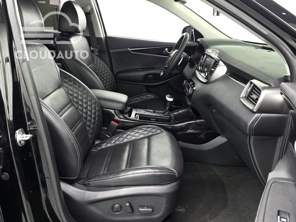 2019 Kia Sorento Gasoline 2.0 Turbo 2WD - Image 10