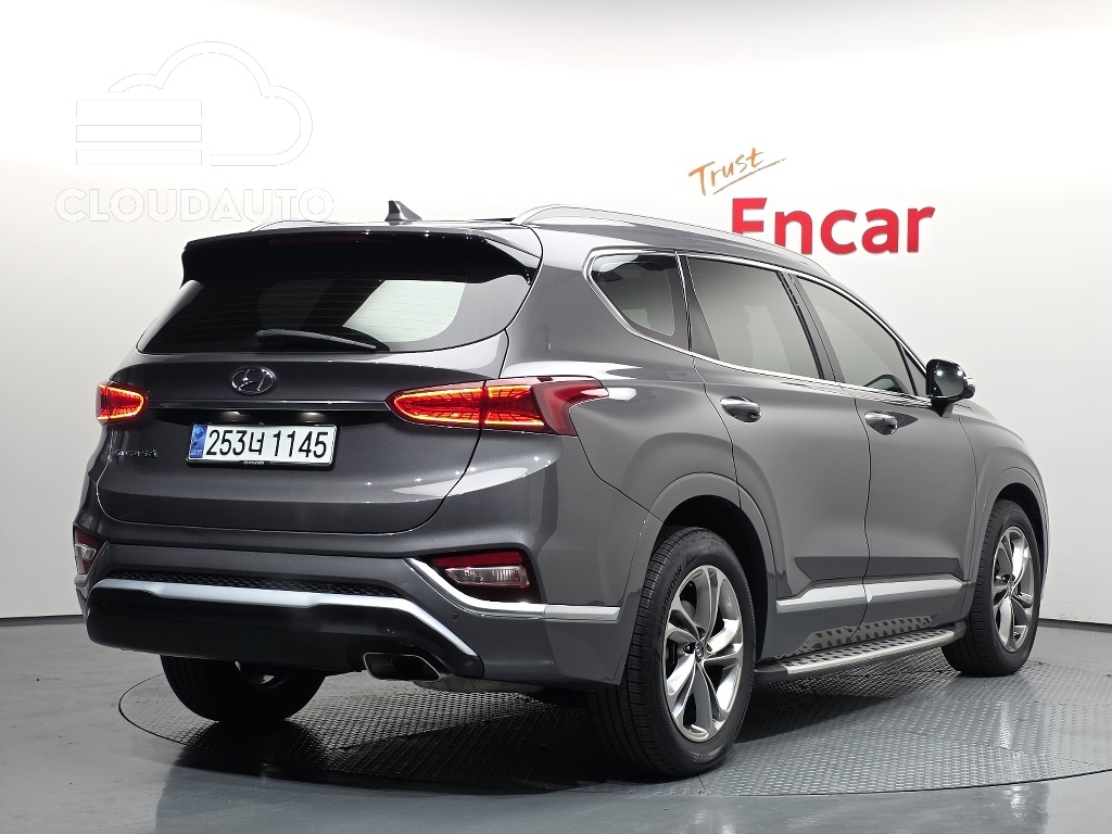 2020 Hyundai Santa Fe Gasoline 2.0T 2WD - Image 2