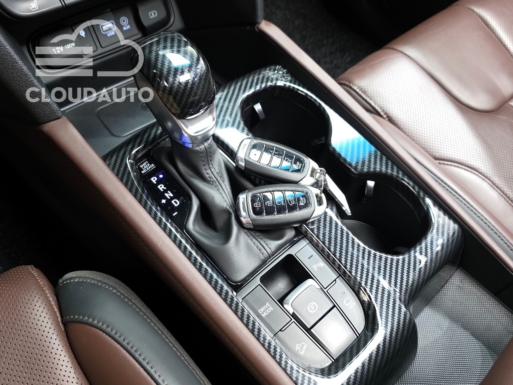 2020 Hyundai Santa Fe Gasoline 2.0T 2WD - Image 9