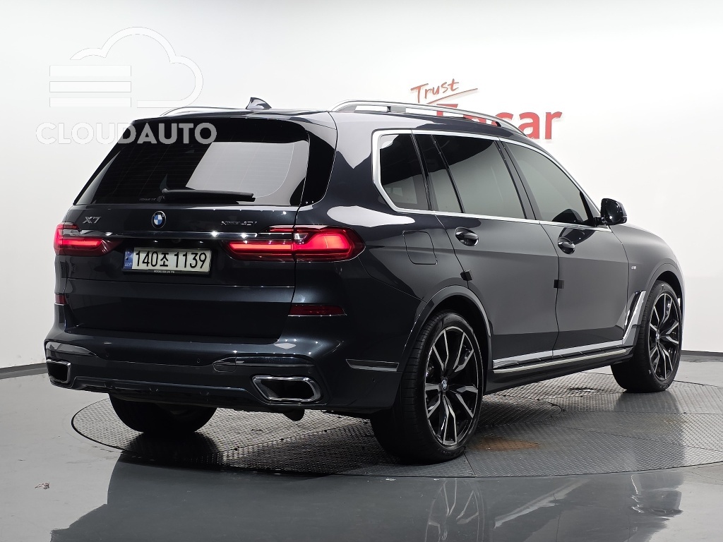 2020 BMW X7 xDrive 40i M Sports 6 - Image 2