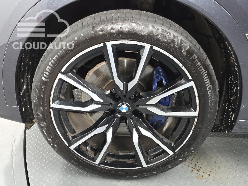 2020 BMW X7 xDrive 40i M Sports 6 - Image 5