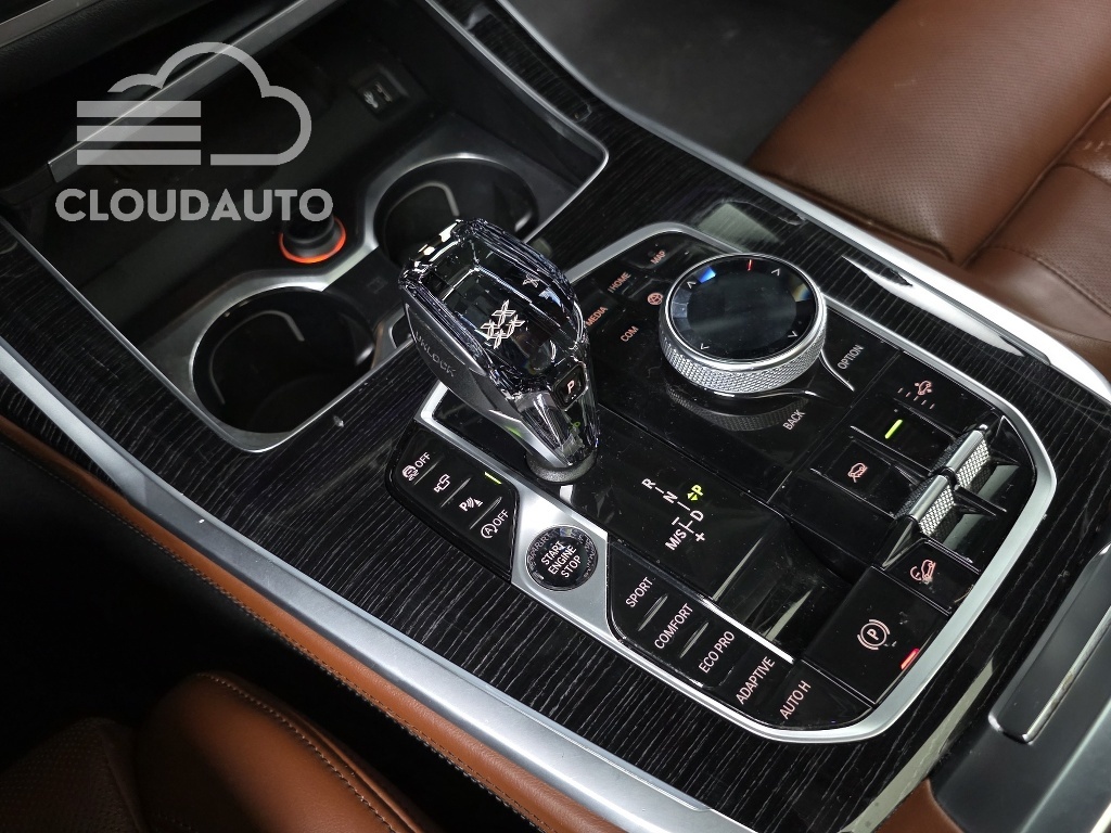 2020 BMW X7 xDrive 40i M Sports 6 - Image 9