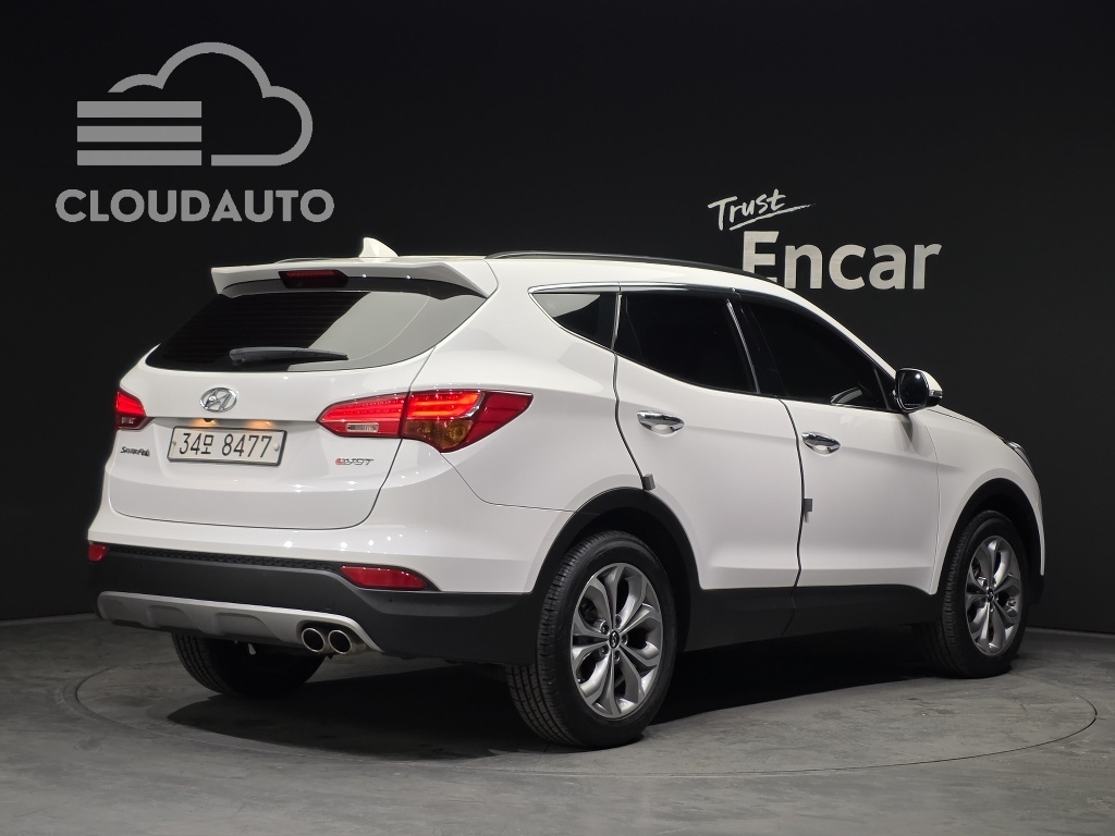2014 Hyundai Santa Fe Diesel 2.0 2WD Exclusive - Image 2