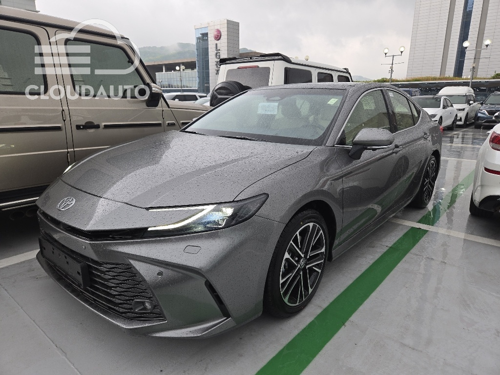 2026 Toyota Camry 2.5 XLE Premium Hybrid