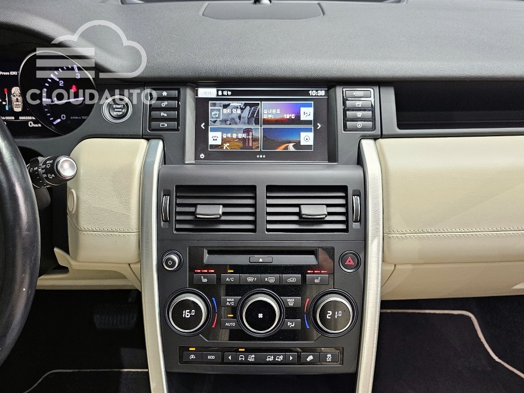 2016 Land Rover Discovery Sport 2.0 TD4 HSE Luxury - Image 12