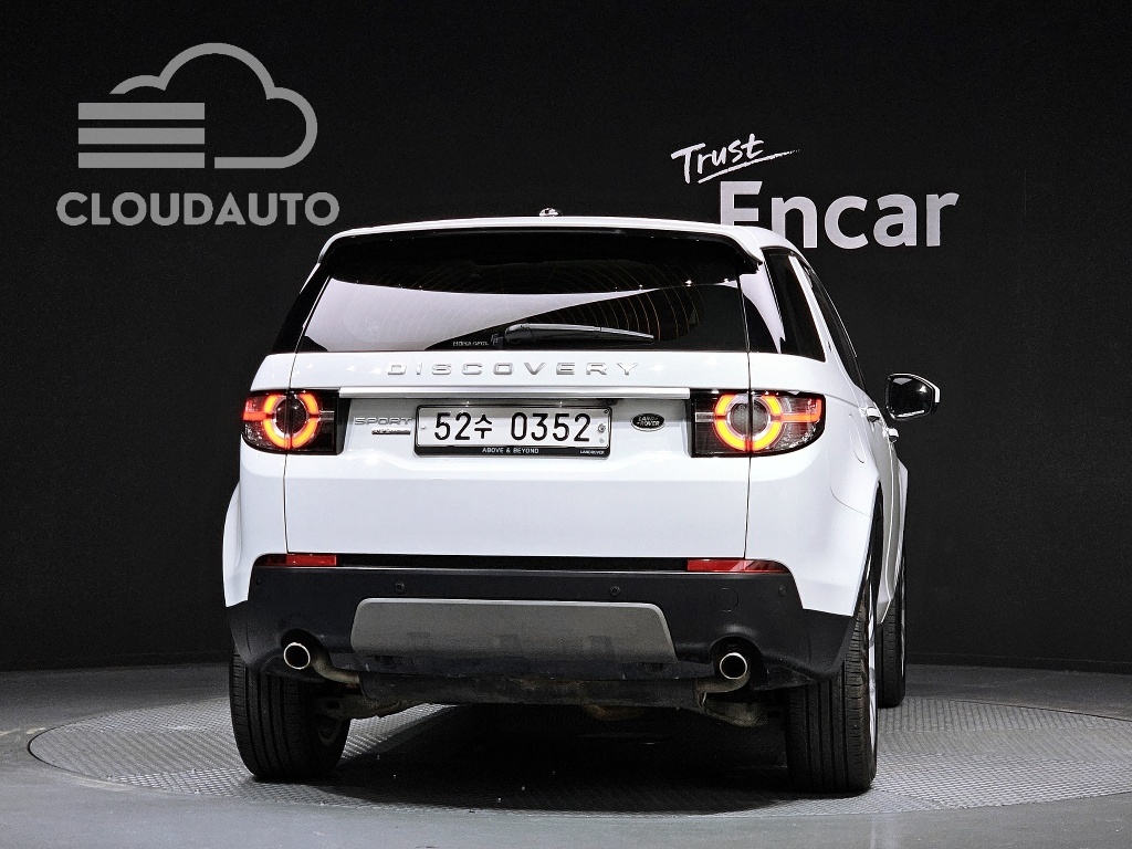 2016 Land Rover Discovery Sport 2.0 TD4 HSE Luxury - Image 4
