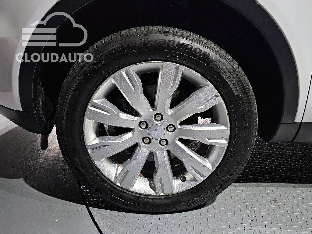2016 Land Rover Discovery Sport 2.0 TD4 HSE Luxury - Image 5