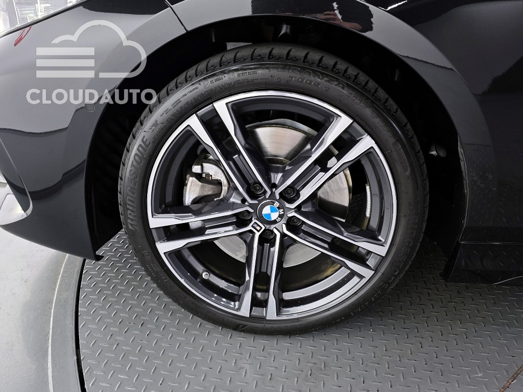 2024 BMW 1 Series 120i M Sports - Image 5