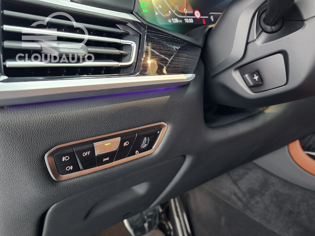 2022 BMW X7 xDrive 40i M Sports 6 - Image 14