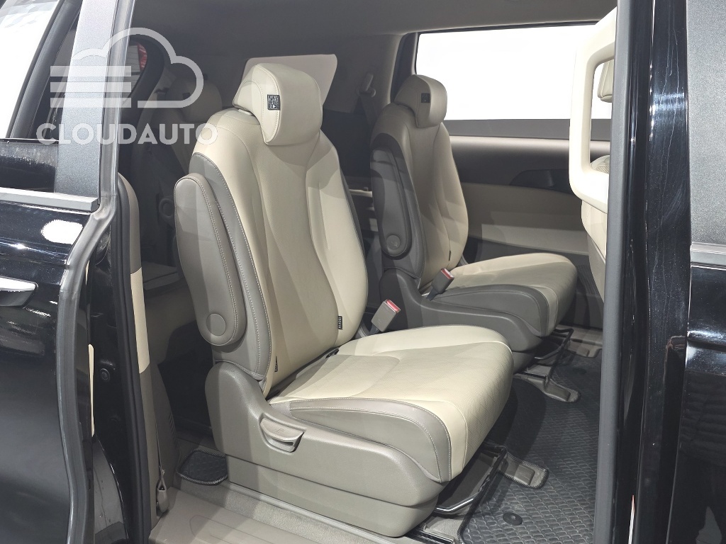 2021 Kia Carnival 9 Prestige - Image 12