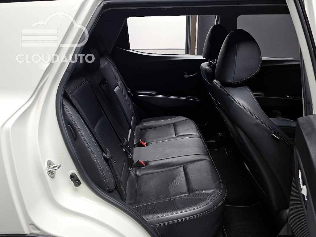 2022 SsangYong Tivoli Gasoline 1.5 2WD - Image 11