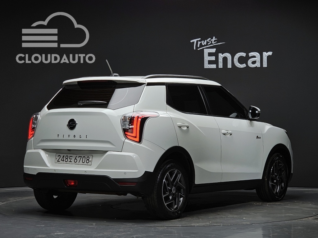 2022 SsangYong Tivoli Gasoline 1.5 2WD - Image 2