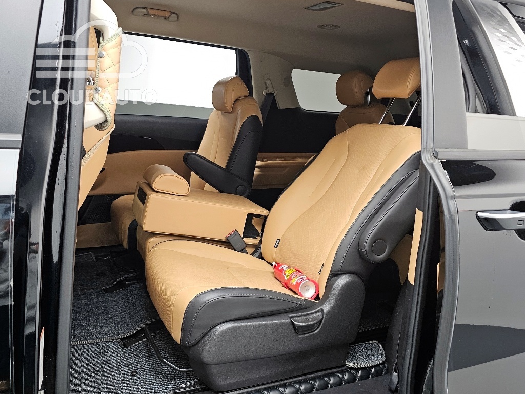 2022 Kia Carnival 9 Prestige - Image 11