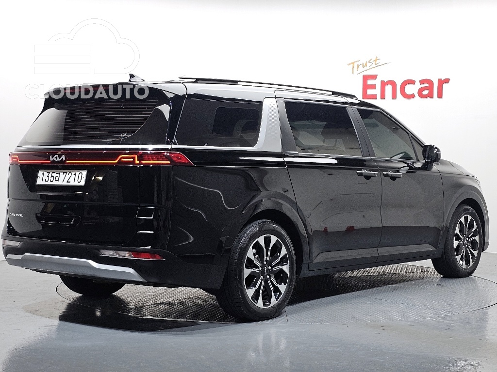 2022 Kia Carnival 9 Prestige - Image 2
