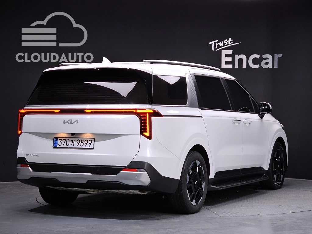 2024 Kia Carnival 9 Prestige - Image 2