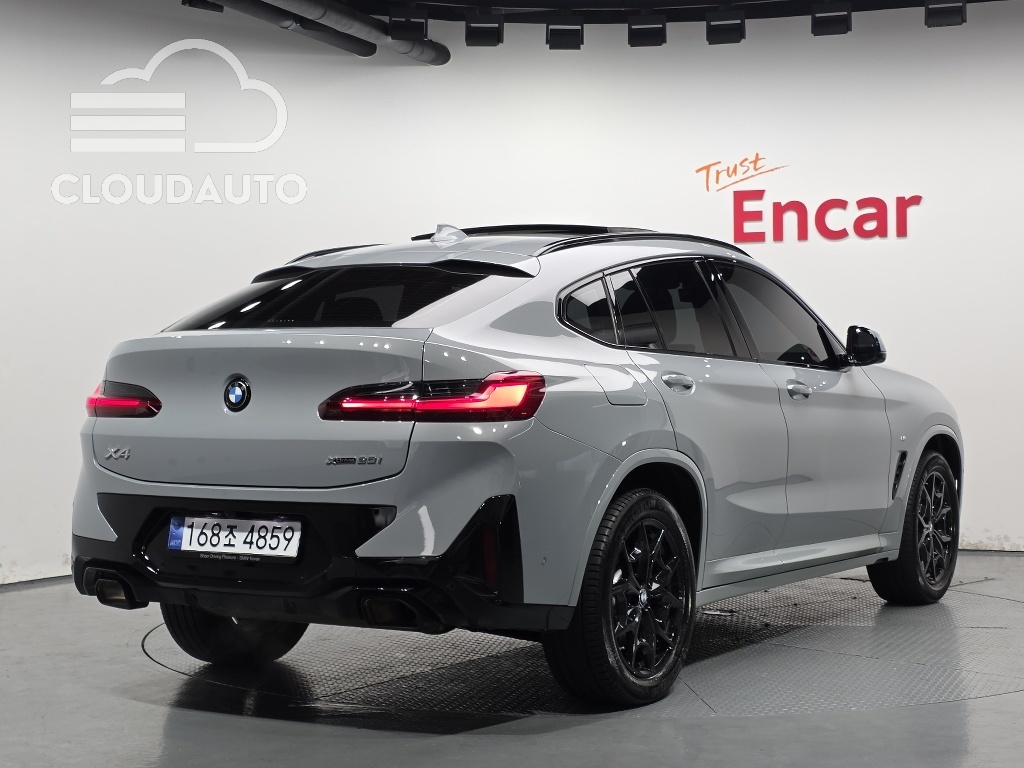 2022 BMW X4 xDrive20i M Sports - Image 2