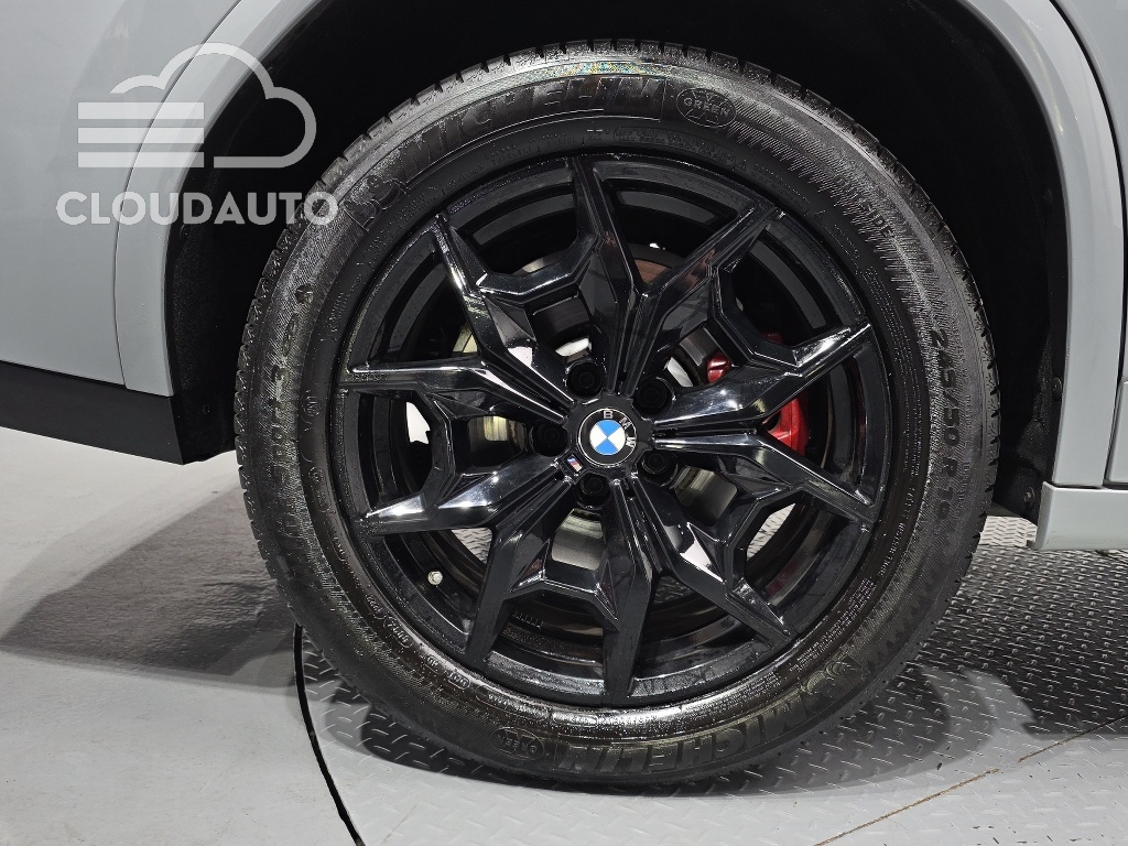 2022 BMW X4 xDrive20i M Sports - Image 5