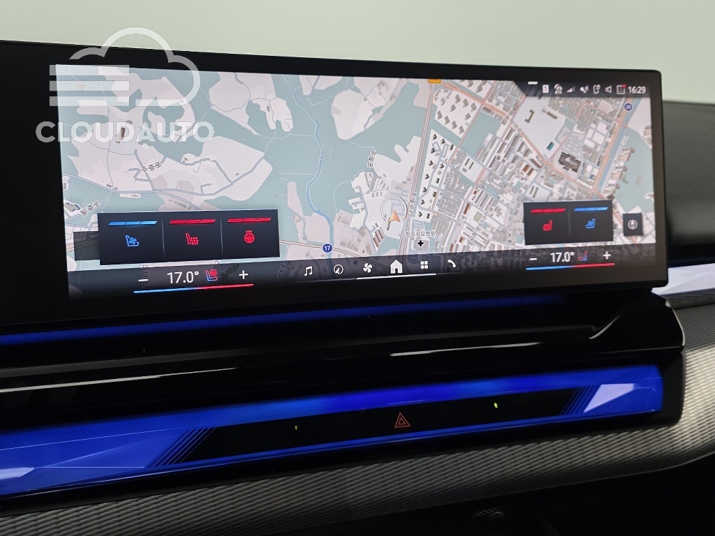 2025 BMW 5 Series 520i M Sports - Image 14