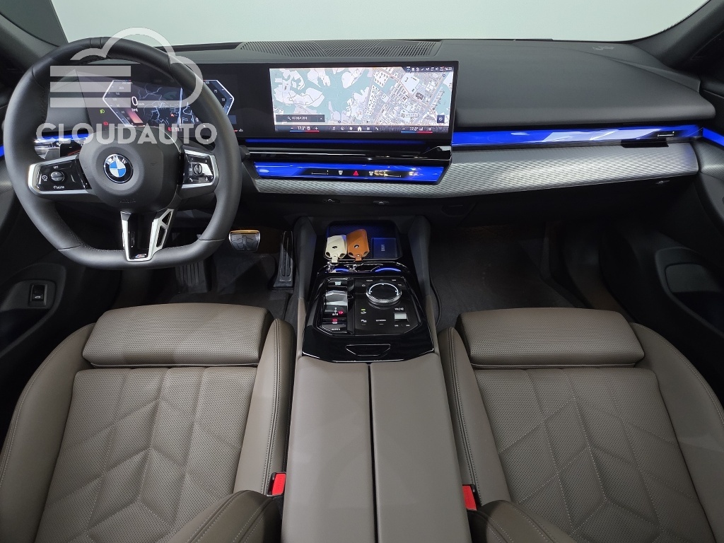 2025 BMW 5 Series 520i M Sports - Image 7