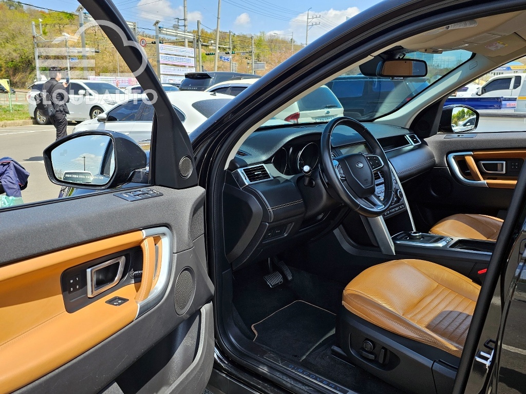 2019 Land Rover Discovery Sport 2.0 TD4 HSE Luxury - Image 11