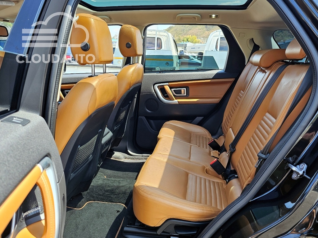 2019 Land Rover Discovery Sport 2.0 TD4 HSE Luxury - Image 12