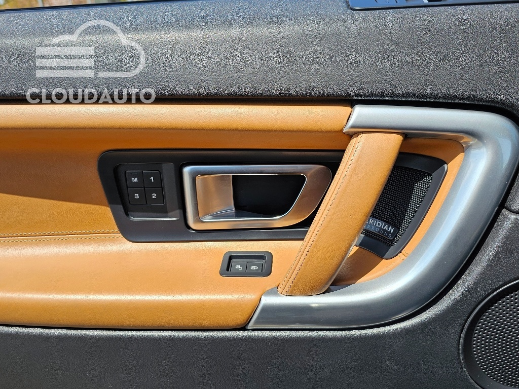 2019 Land Rover Discovery Sport 2.0 TD4 HSE Luxury - Image 17