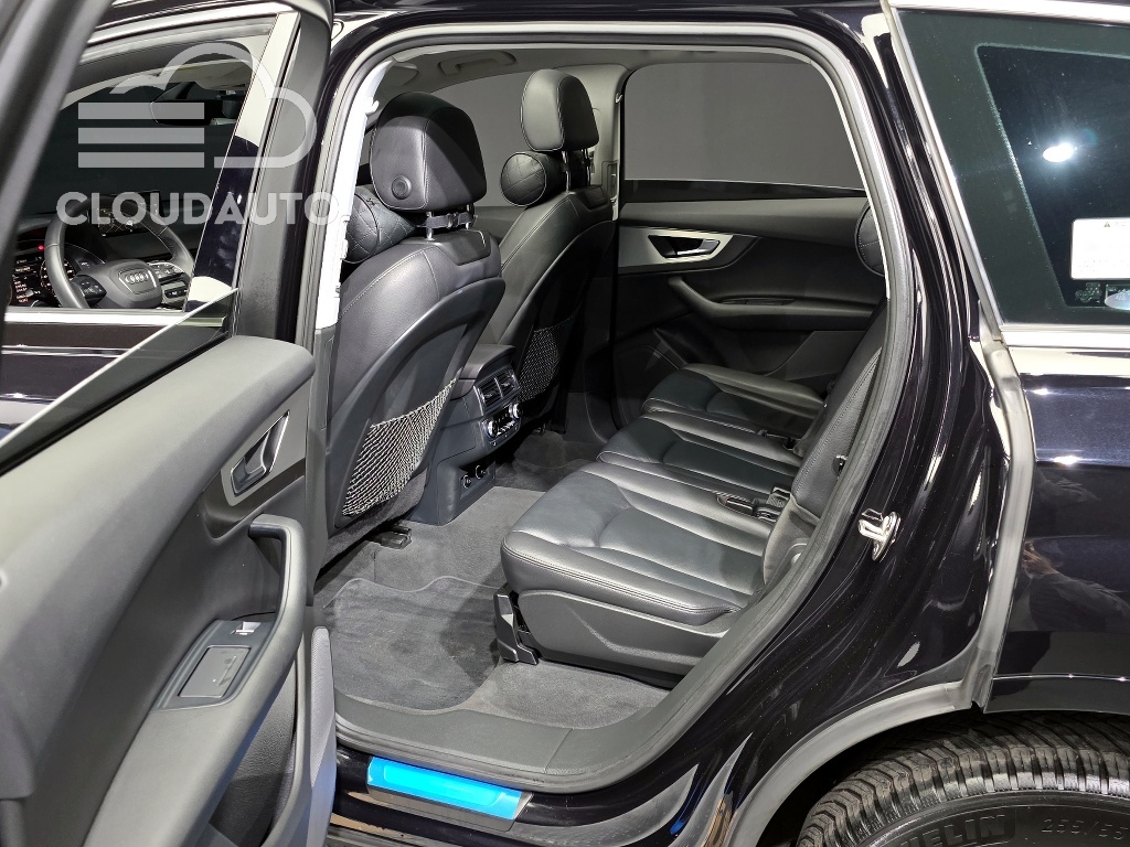 2019 Audi Q7 45 TFSI - Image 11