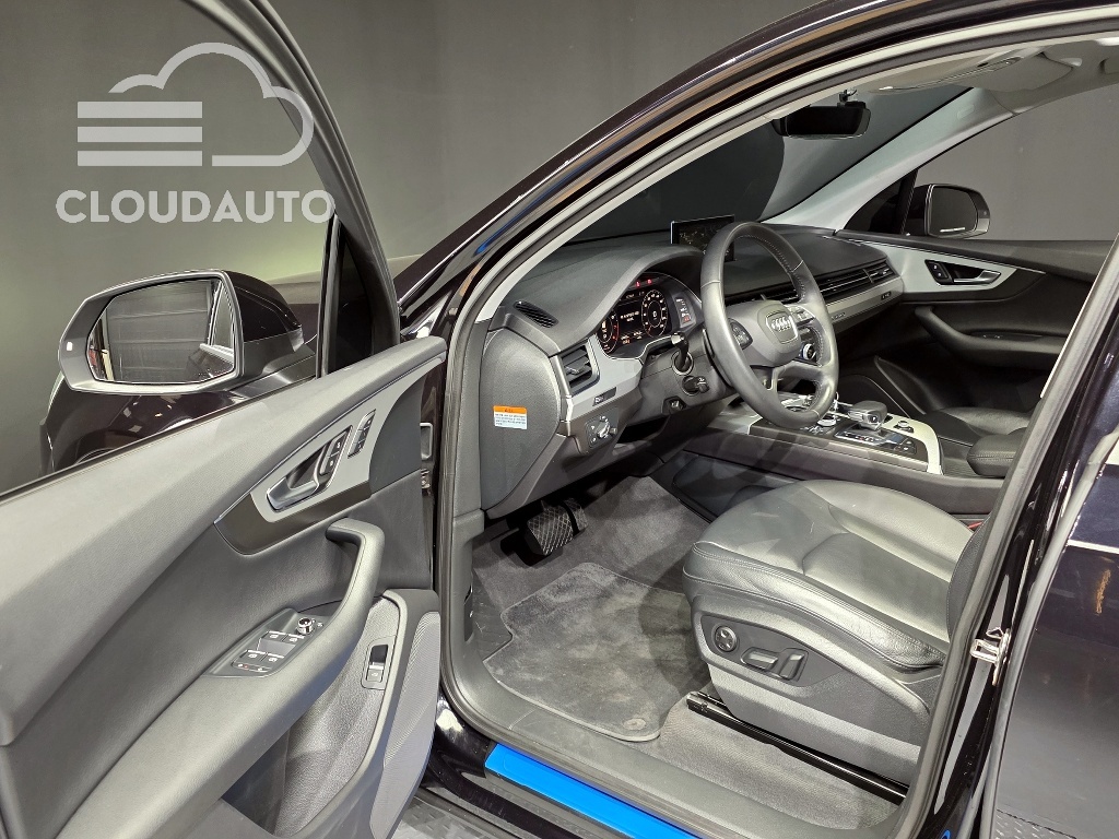2019 Audi Q7 45 TFSI - Image 10