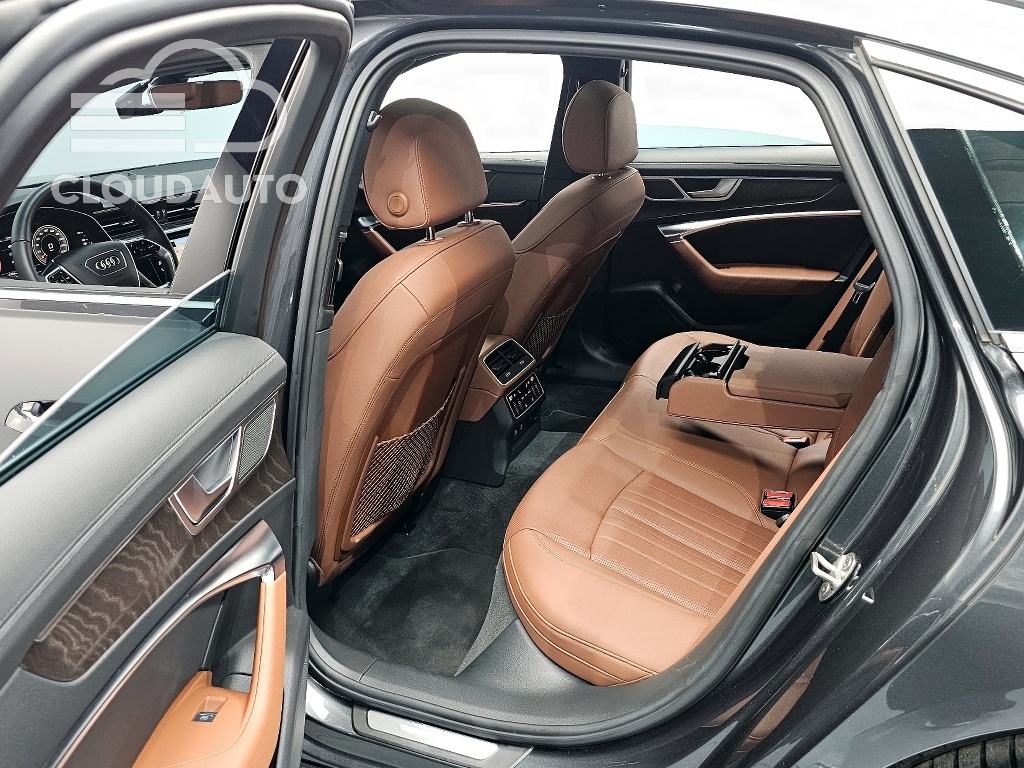 2023 Audi A6 45 TFSI Premium - Image 11