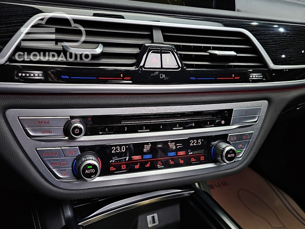 2016 BMW 7 Series 740d xDrive M Sports - Image 16