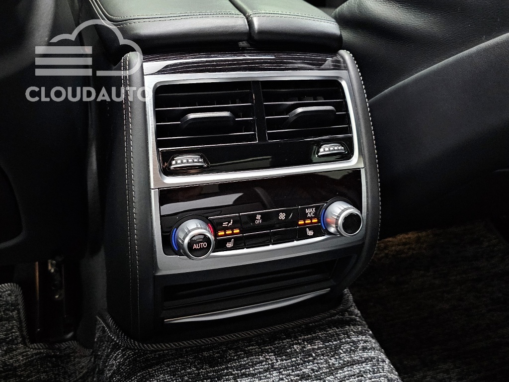 2016 BMW 7 Series 740d xDrive M Sports - Image 17