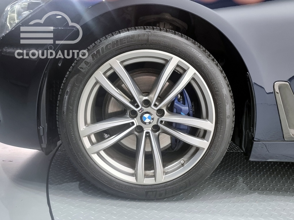 2016 BMW 7 Series 740d xDrive M Sports - Image 5