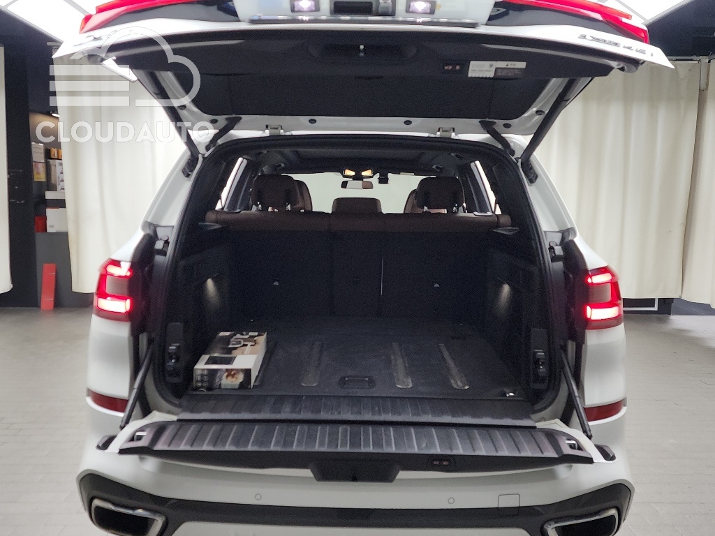 2021 BMW X5 xDrive 40i M Sports - Image 20