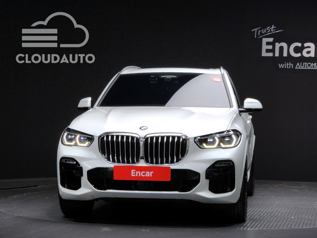 2021 BMW X5 xDrive 40i M Sports - Image 3