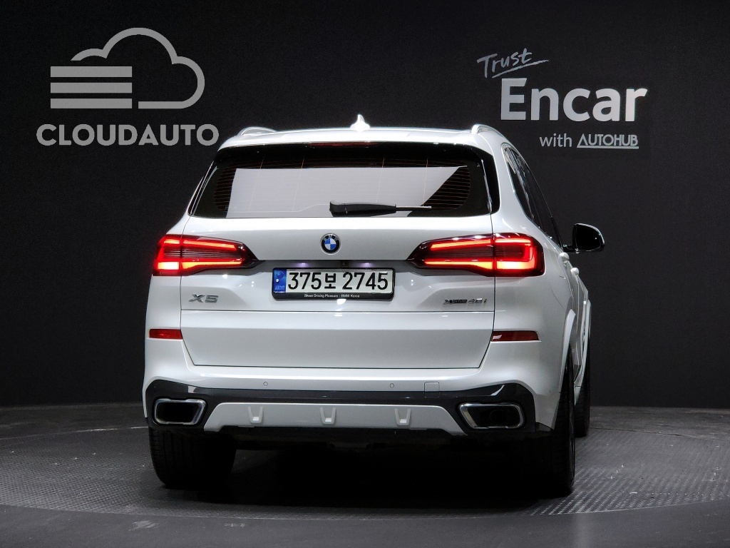 2021 BMW X5 xDrive 40i M Sports - Image 4