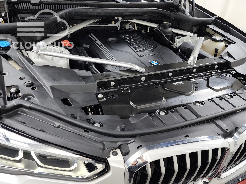 2021 BMW X5 xDrive 40i M Sports - Image 6