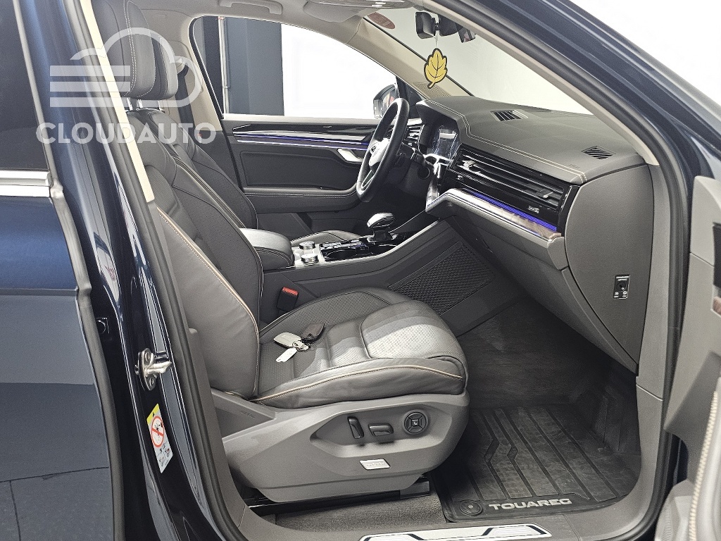 2023 Volkswagen Touareg 3.0 TDI Prestige - Image 11