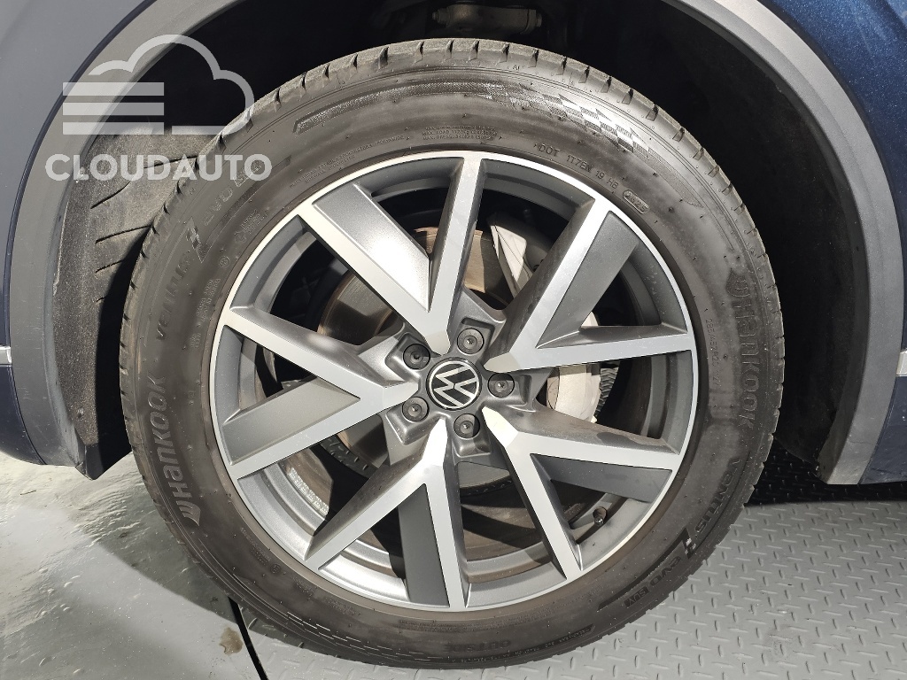 2023 Volkswagen Touareg 3.0 TDI Prestige - Image 5