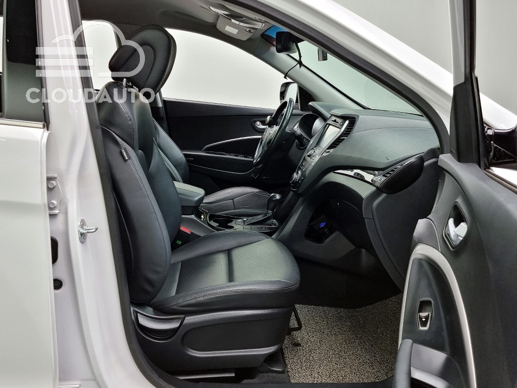 2013 Hyundai Santa Fe Diesel 2.0 2WD Premium - Image 10
