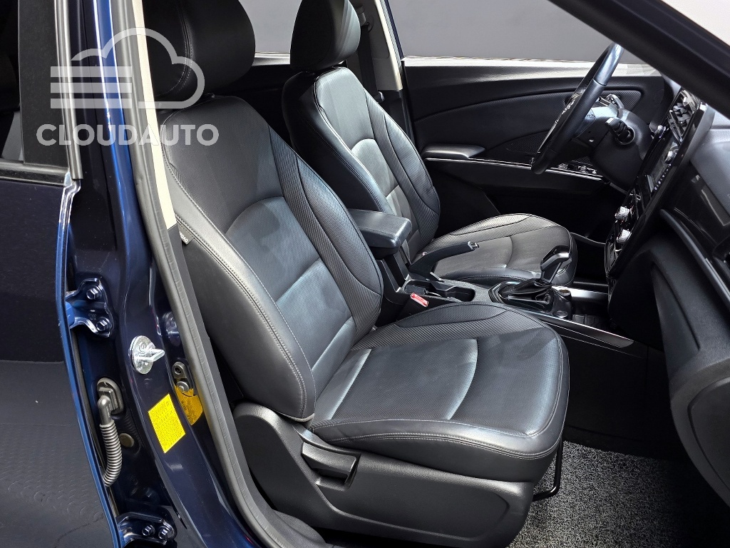 2021 SsangYong Tivoli Gasoline 1.5 2WD - Image 12