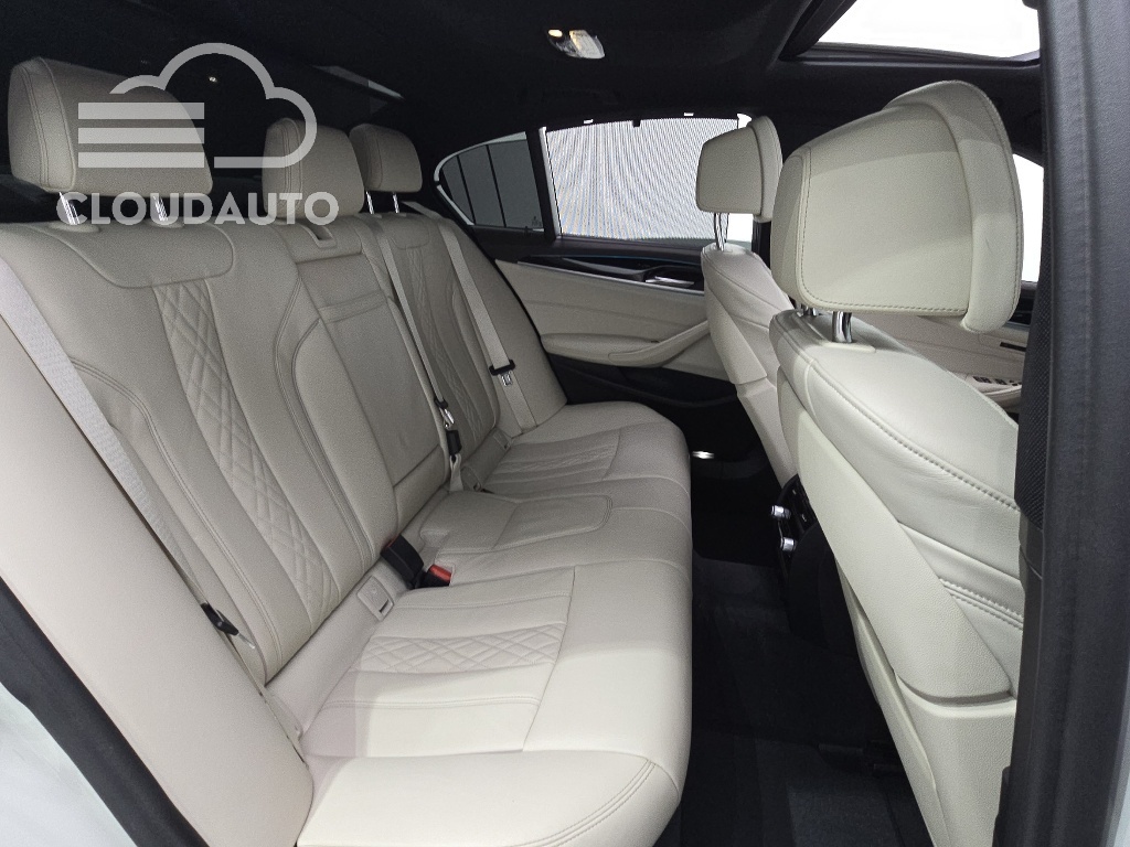 2019 BMW 5 Series 530i xDrive M Sports Plus - Image 12