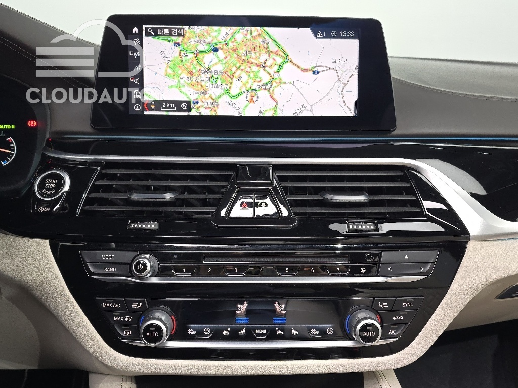 2019 BMW 5 Series 530i xDrive M Sports Plus - Image 14